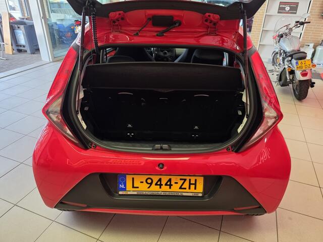 Toyota AYGO 1.0 VVT-i x-fun