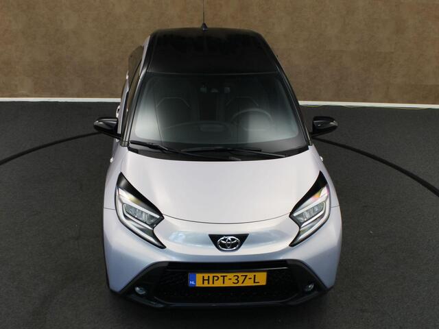 Toyota AYGO X 1.0 VVT-i MT JBL - ORIGINEEL NEDERLANDSE AUTO - JBL UITVOERING - ACHTERUITRIJCAMERA - APPLE CARPLAY/ANDROID AUTO - KEYLESS ENTRY/ START - PARKEERSENSOREN VOOR & ACHTER - TWO TONE LAK - NAVIGATIE - 18 INCH LICHT METALEN VELGEN MET MICHELIN BANDEN