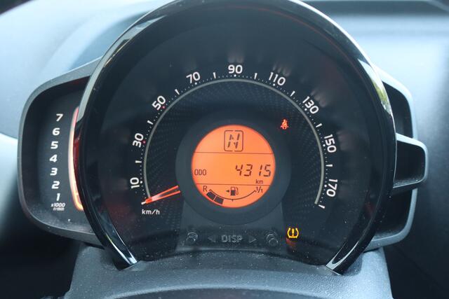 Toyota AYGO 1.0 VVT-i x-joy - NL- Auto!! Camera I Climate I Navi