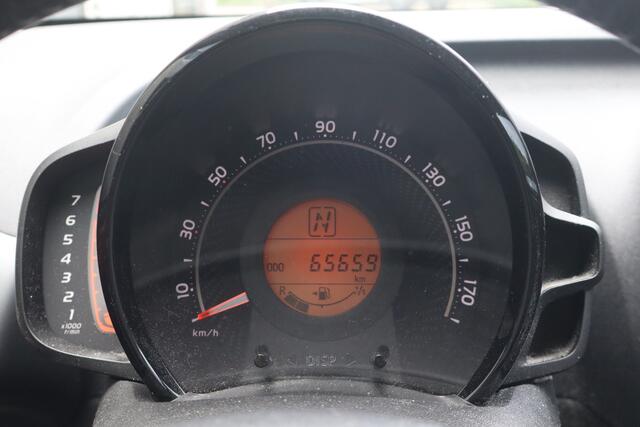 Toyota AYGO 1.0 VVT-i x-joy - NL- Auto!! Apple I Camera I Climate