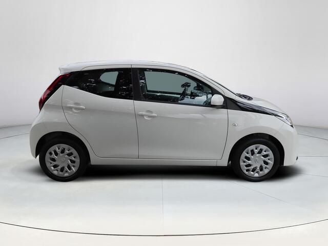 Toyota AYGO 1.0 VVT-i x-play