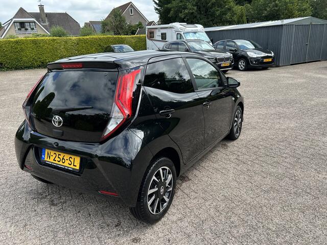 Toyota AYGO 1.0 VVT-i x-cite ultimate,camera,clima.