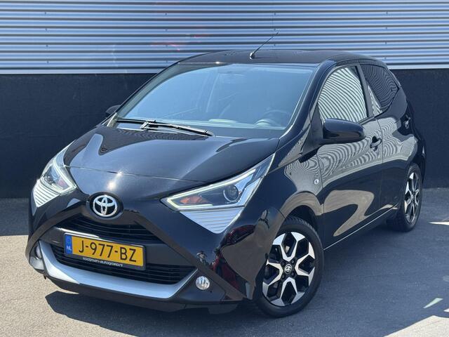 Toyota AYGO 1.0 VVT-i x-joy Apple Carplay en/of Android auto navigatie, 1e eign. Nieuw geleverd en dealeronderhouden, Climate control, Achteruitrijcamera, Privacy glass, LMV