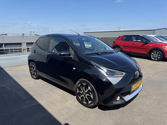 Toyota AYGO 1.0 VVT-i x-joy Apple Carplay en/of Android auto navigatie, 1e eign. Nieuw geleverd en dealeronderhouden, Climate control, Achteruitrijcamera, Privacy glass, LMV