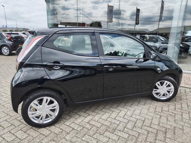 Toyota AYGO 1.0 VVT-i x-play | Lichtmetalen Velgen | All Seasons | Airco | A