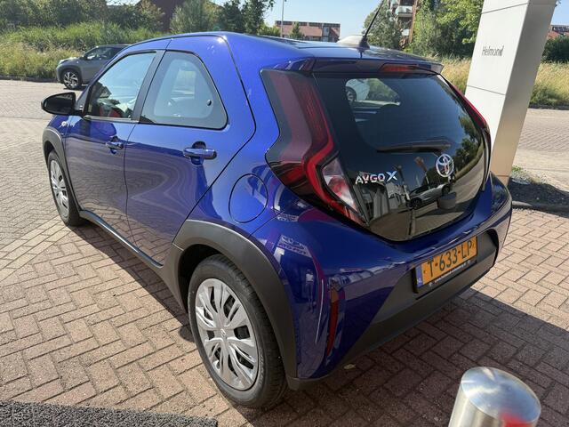 Toyota AYGO X 1.0 VVT-i MT Play