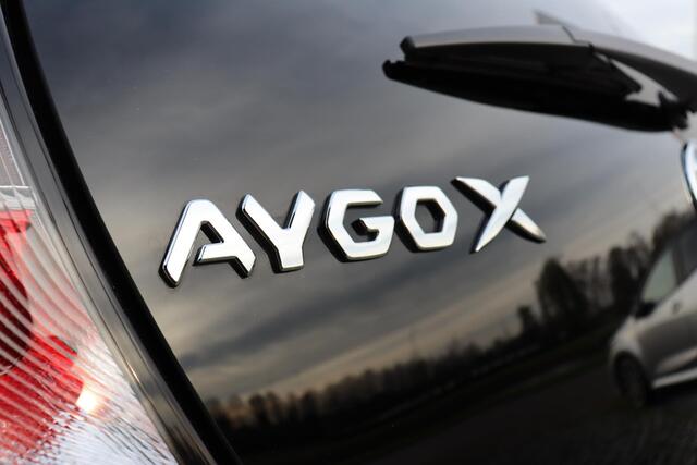 Toyota AYGO X 1.0 VVT-i Pulse Limited, LED, Stoelverwarming, Parkeercamera