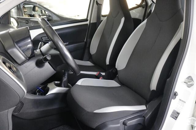 Toyota AYGO 1.0 VVT-i x-play Airco | Camera | Bluetooth | NAP.