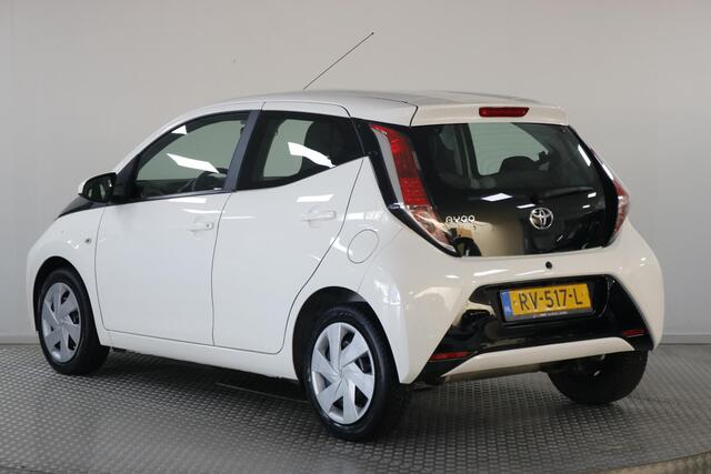 Toyota AYGO 1.0 VVT-i x-play Airco | Camera | Bluetooth | NAP.