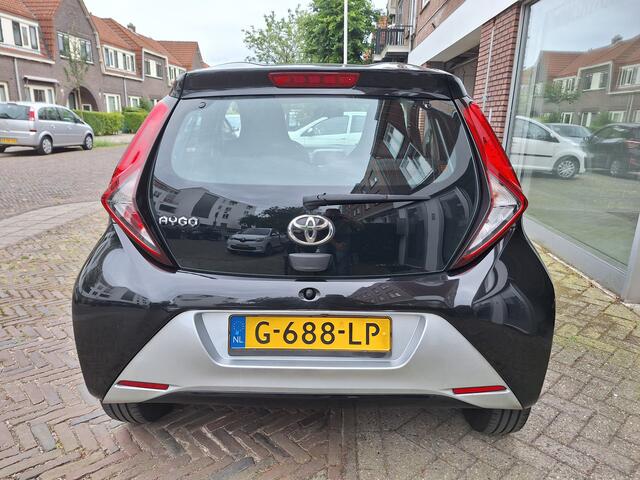 Toyota AYGO 1.0 VVT-i X-Play Limited 5Drs /Camera/Navi/Apple/Android/1e Eig/Garantie