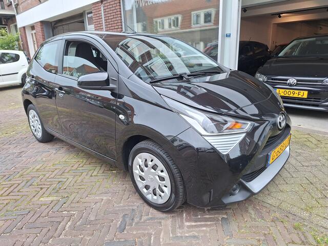 Toyota AYGO 1.0 VVT-i X-Play Limited 5Drs /Camera/Navi/Apple/Android/1e Eig/Garantie