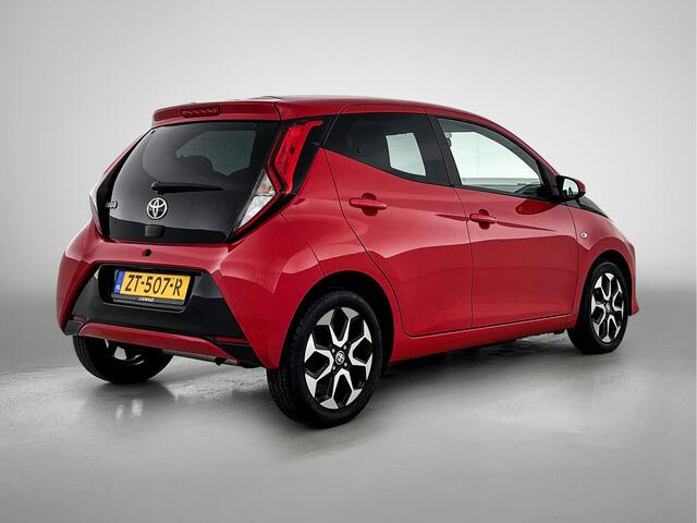 Toyota AYGO 1.0 VVT-i x-Joy | BTW voertuig | Dealer onderhouden | Climate Control | Lichtsensor | DAB | Apple CarPlay/Android Auto | Achteruitrijcamera |