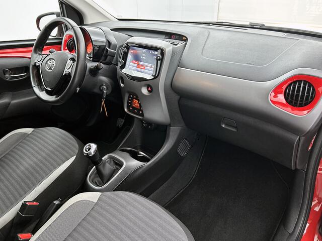 Toyota AYGO 1.0 VVT-i x-Joy | BTW voertuig | Dealer onderhouden | Climate Control | Lichtsensor | DAB | Apple CarPlay/Android Auto | Achteruitrijcamera |