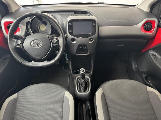 Toyota AYGO 1.0 VVT-i x-joy | Navigatie | Camera | Dealer Onderhouden | Climate Control | Lichtmetalen Velgen 15" |