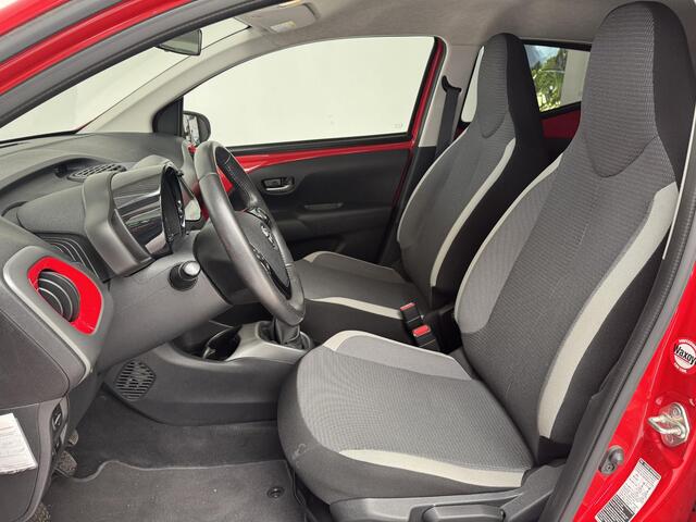 Toyota AYGO 1.0 VVT-i x-joy | Navigatie | Camera | Dealer Onderhouden | Climate Control | Lichtmetalen Velgen 15" |