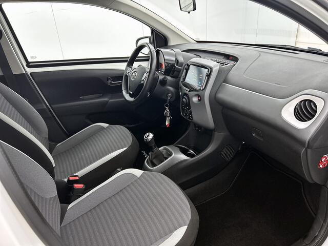 Toyota AYGO 1.0 VVT-i x-play | 1e Eigenaar | Dealeronderhouden | Apple Carplay / Android Auto | Camera |