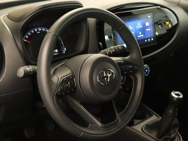 Toyota AYGO X 1.0 VVT-i MT Play - ORIGINEEL NEDERLANDSE AUTO - AFKOMSTIG VAN 1E EIGENAAR - APPLE CARPLAY/ ANDROID AUTO - AIRCO - CAMERA - ADAPTIEVE CRUISE CONTROL - 17 INCH WIELEN - ELEKTRISCHE RAMEN VOOR