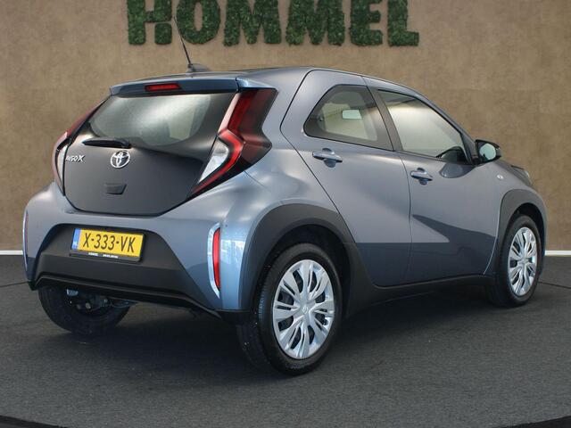 Toyota AYGO X 1.0 VVT-i MT Play - ORIGINEEL NEDERLANDSE AUTO - AFKOMSTIG VAN 1E EIGENAAR - APPLE CARPLAY/ ANDROID AUTO - AIRCO - CAMERA - ADAPTIEVE CRUISE CONTROL - 17 INCH WIELEN - ELEKTRISCHE RAMEN VOOR