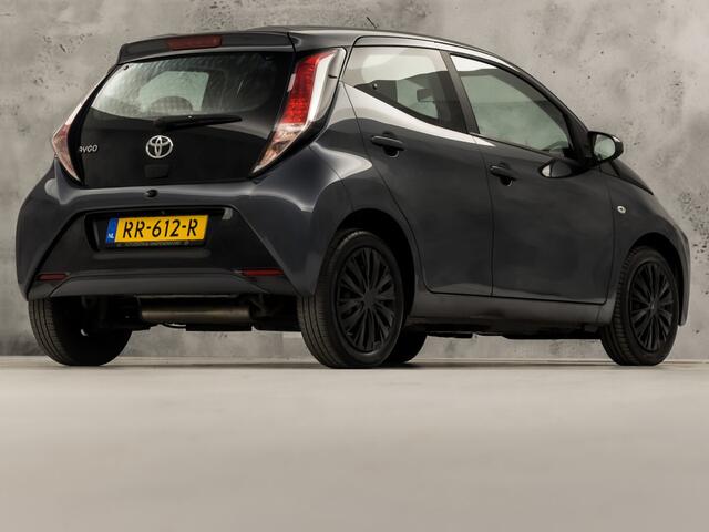 Toyota AYGO 1.0 VVT-i x-play Sport (CAMERA, AIRCO, CRUISE, SPORTSTOELEN, ELEK RAMEN, NIEUWE APK, NIEUWSTAAT)