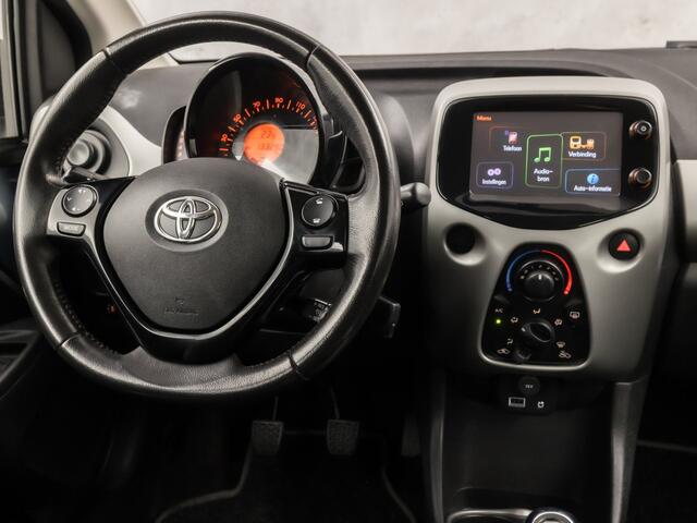 Toyota AYGO 1.0 VVT-i x-play Sport (CAMERA, AIRCO, CRUISE, SPORTSTOELEN, ELEK RAMEN, NIEUWE APK, NIEUWSTAAT)