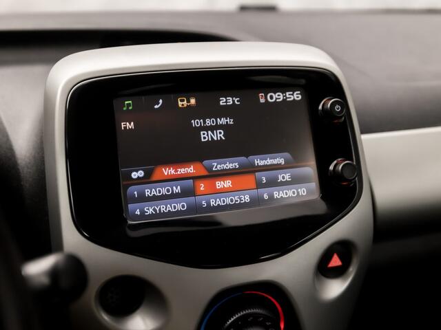 Toyota AYGO 1.0 VVT-i x-play Sport (CAMERA, AIRCO, CRUISE, SPORTSTOELEN, ELEK RAMEN, NIEUWE APK, NIEUWSTAAT)