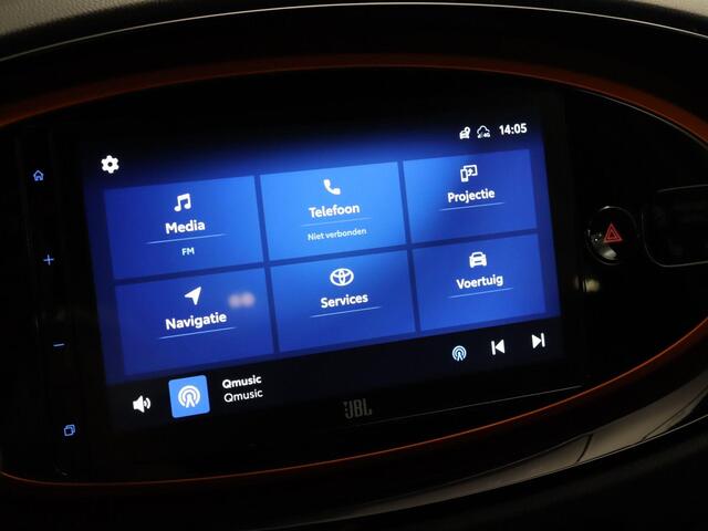 Toyota AYGO X 1.0 VVT-i S-CVT Limited - ORIGINEEL NEDERLANDSE AUTO - HOMMEL ONDERHOUDEN - PARKEERSENSOREN VOOR EN ACHTER - KEYLESS ENRTY & START - JBL GELUIDSINSTALLATIE - STOELVERWARMING - DRAADLOZE TELEFOONLADER