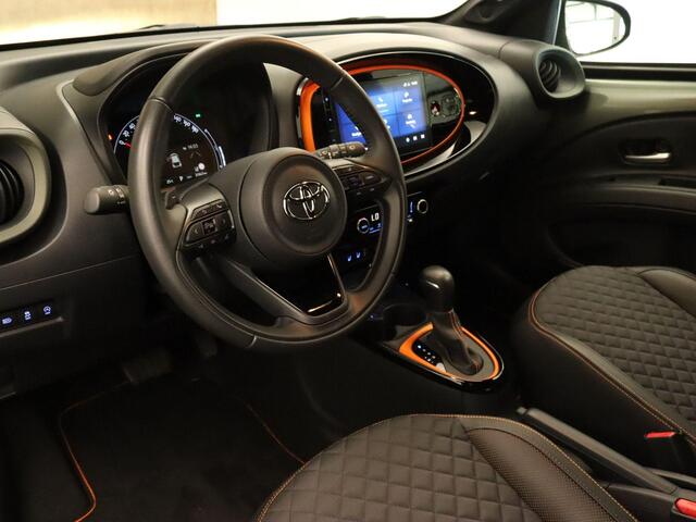 Toyota AYGO X 1.0 VVT-i S-CVT Limited - ORIGINEEL NEDERLANDSE AUTO - HOMMEL ONDERHOUDEN - PARKEERSENSOREN VOOR EN ACHTER - KEYLESS ENRTY & START - JBL GELUIDSINSTALLATIE - STOELVERWARMING - DRAADLOZE TELEFOONLADER