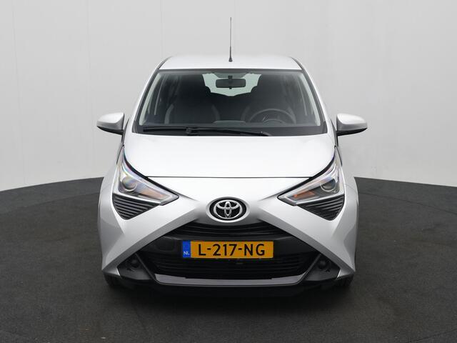 Toyota AYGO 1.0 VVT-i x-play | Apple Carplay-Android Auto | Parkeercamera |