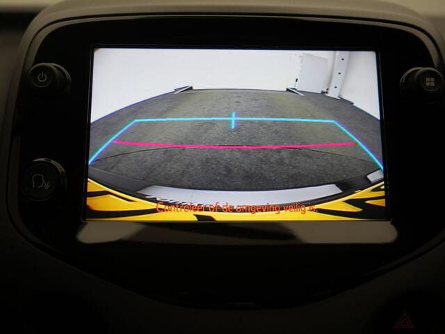 Toyota AYGO 1.0 VVT-i x-play | Apple Carplay-Android Auto | Parkeercamera |
