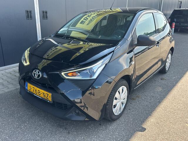 Toyota AYGO 1.0 VVT-i x-fun