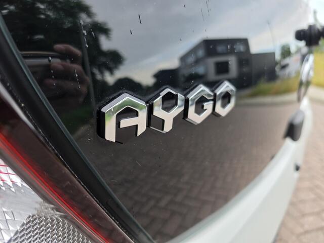 Toyota AYGO 1.0 VVT-i x-play ltd