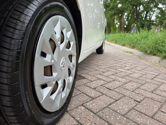 Toyota AYGO 1.0 VVT-i x-play ltd
