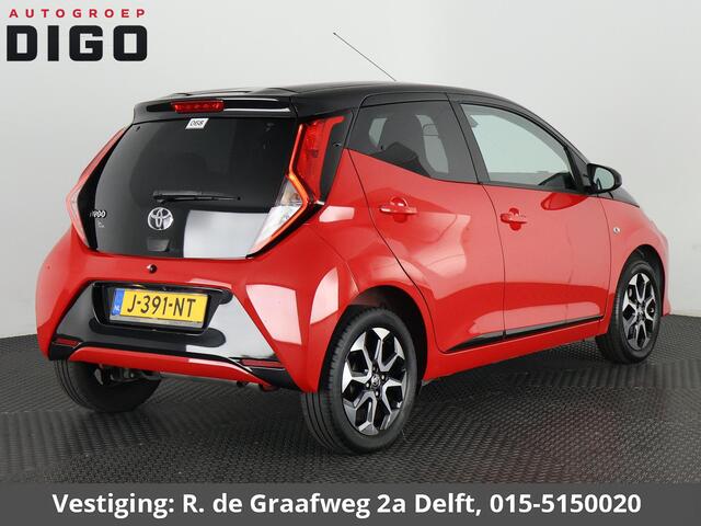 Toyota AYGO 1.0 VVT-i X-Cite Bi-Tone Automaat | Apple Carplay & AndroidAUTO | Lichtmetalen velgen | Camera | Privacy Glass |
