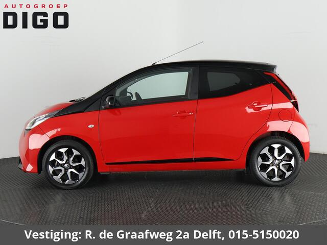 Toyota AYGO 1.0 VVT-i X-Cite Bi-Tone Automaat | Apple Carplay & AndroidAUTO | Lichtmetalen velgen | Camera | Privacy Glass |