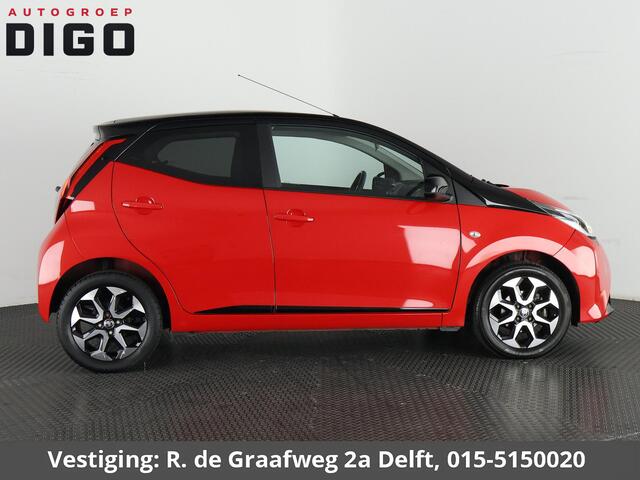 Toyota AYGO 1.0 VVT-i X-Cite Bi-Tone Automaat | Apple Carplay & AndroidAUTO | Lichtmetalen velgen | Camera | Privacy Glass |