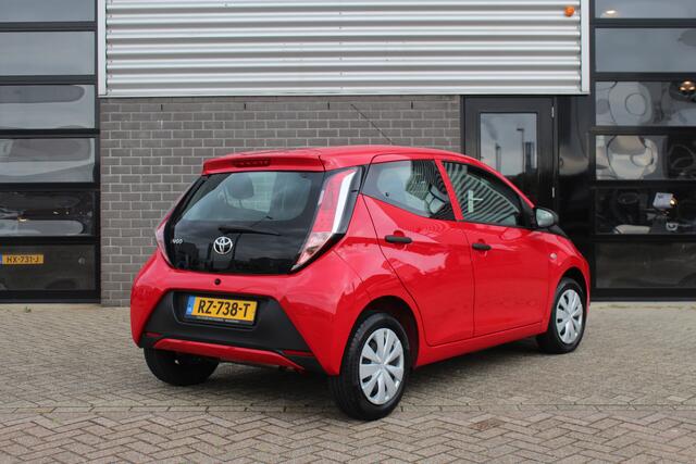 Toyota AYGO 1.0 VVT-i x / Zuinig / Bluetooth / 1ste eigenaar / N.A.P.