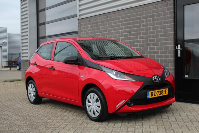 Toyota AYGO 1.0 VVT-i x / Zuinig / Bluetooth / 1ste eigenaar / N.A.P.