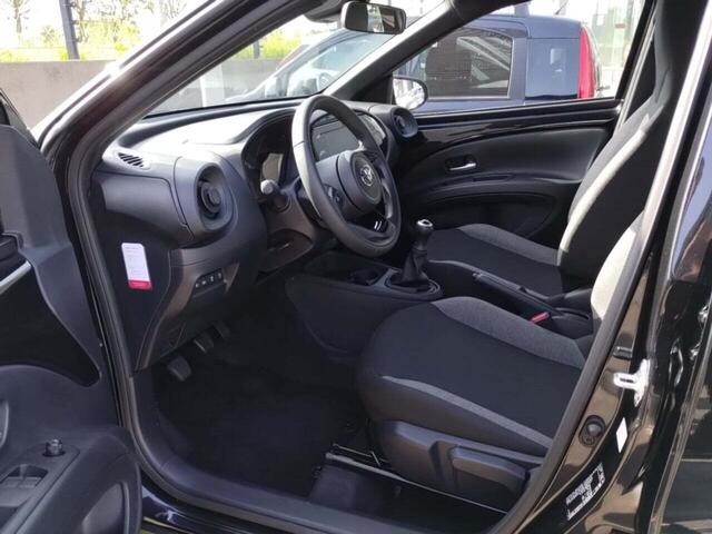 Toyota AYGO X 1.0 VVT-i MT Play