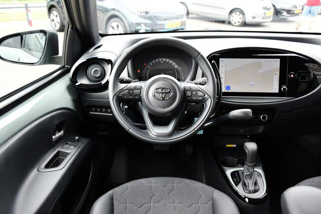 Toyota AYGO X 1.0 VVT-i S-CVT Envy Automaat 72pk | Aangepast naar handgas/rem | Elektrisch vouwdak | Parkeersensoren |