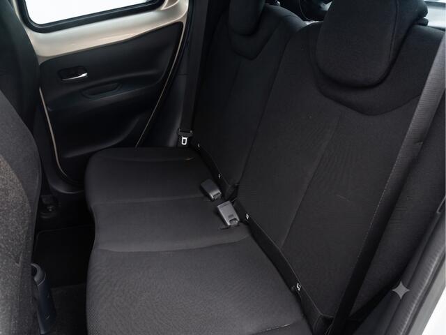 Toyota AYGO X 1.0 VVT-i MT Play | Stoelverwarming | Apple Carplay/ Android Auto | Achteruitrijcamera | Adaptive Cruise Control
