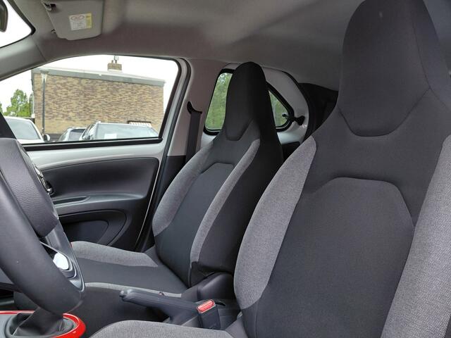 Toyota AYGO X 1.0 VVT-i MT Play