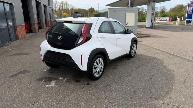 Toyota AYGO X 1.0 VVT-i MT Play