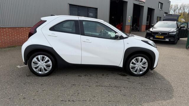 Toyota AYGO X 1.0 VVT-i MT Play