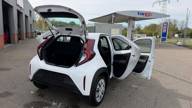 Toyota AYGO X 1.0 VVT-i MT Play