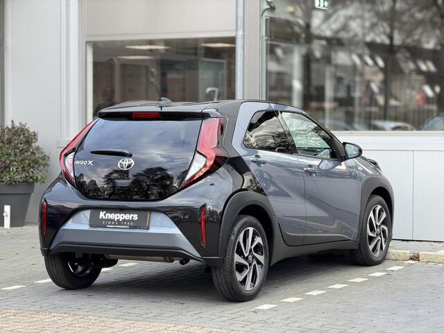 Toyota AYGO X 1.0 VVT-i MT Pulse | GEEN AFLEVERKOSTEN | Apple/Android, Cruise control, Lichtmetalen velgen 17", Voorstoelen verwarmd