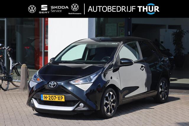 Toyota AYGO 1.0 VVT-i x-joy 65PK / 53kW, Achteruitrijcamera (Rear View), automatische airco, DAB+, multifunctioneel lederen stuurwiel, elektrisch verstelbare buitenspiegels, elektrische ramen voor, Apple Carplay & Android Auto, bluetooth telefoonvoorbereiding, LMV me