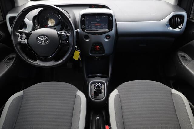 Toyota AYGO 1.0 VVT-i x-joy 65PK / 53kW, Achteruitrijcamera (Rear View), automatische airco, DAB+, multifunctioneel lederen stuurwiel, elektrisch verstelbare buitenspiegels, elektrische ramen voor, Apple Carplay & Android Auto, bluetooth telefoonvoorbereiding, LMV me