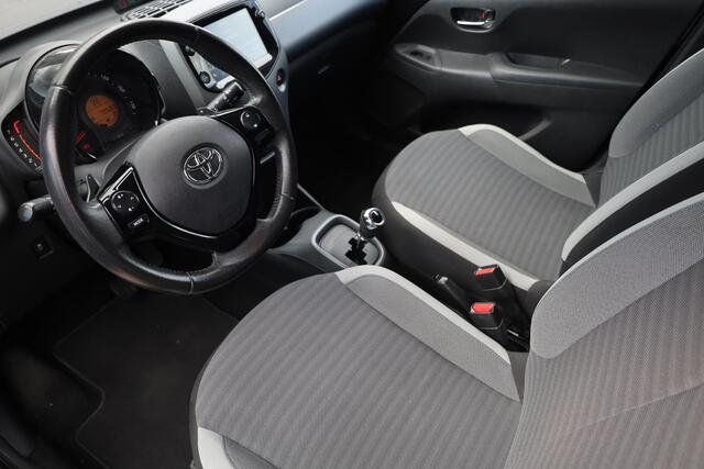 Toyota AYGO 1.0 VVT-i x-joy 65PK / 53kW, Achteruitrijcamera (Rear View), automatische airco, DAB+, multifunctioneel lederen stuurwiel, elektrisch verstelbare buitenspiegels, elektrische ramen voor, Apple Carplay & Android Auto, bluetooth telefoonvoorbereiding, LMV me