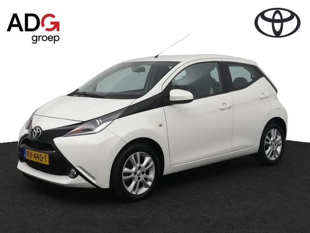 Toyota AYGO 1.0 VVT-i x-play | Climate control | Parkeercamera | Groot mediascherm | Navigatie |
