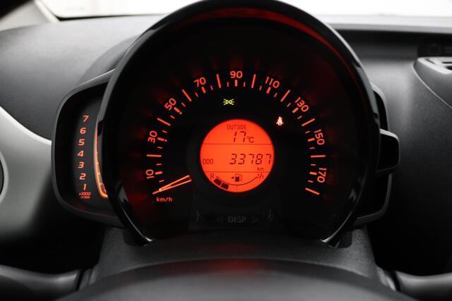 Toyota AYGO 1.0 VVT-i x-play | Climate control | Parkeercamera | Groot mediascherm | Navigatie |